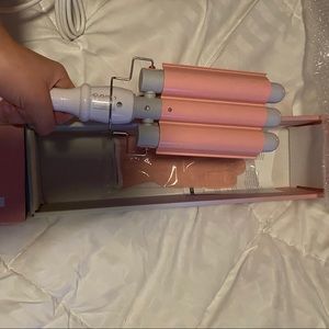 INH “The Waver” Curling Iron